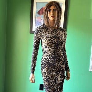 🤎🤎NWOT Moda International Long Sleeved Body Contouring Dress🤎🤎